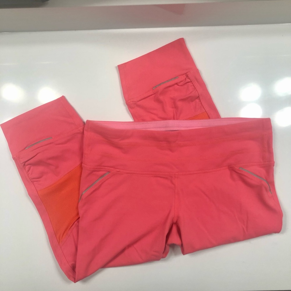 SOLD Athleta Relay Capri Leggings Medium